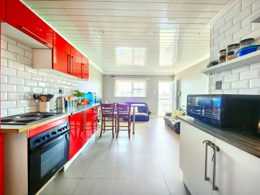 5 Bedroom Property for Sale in Bridgetown Western Cape